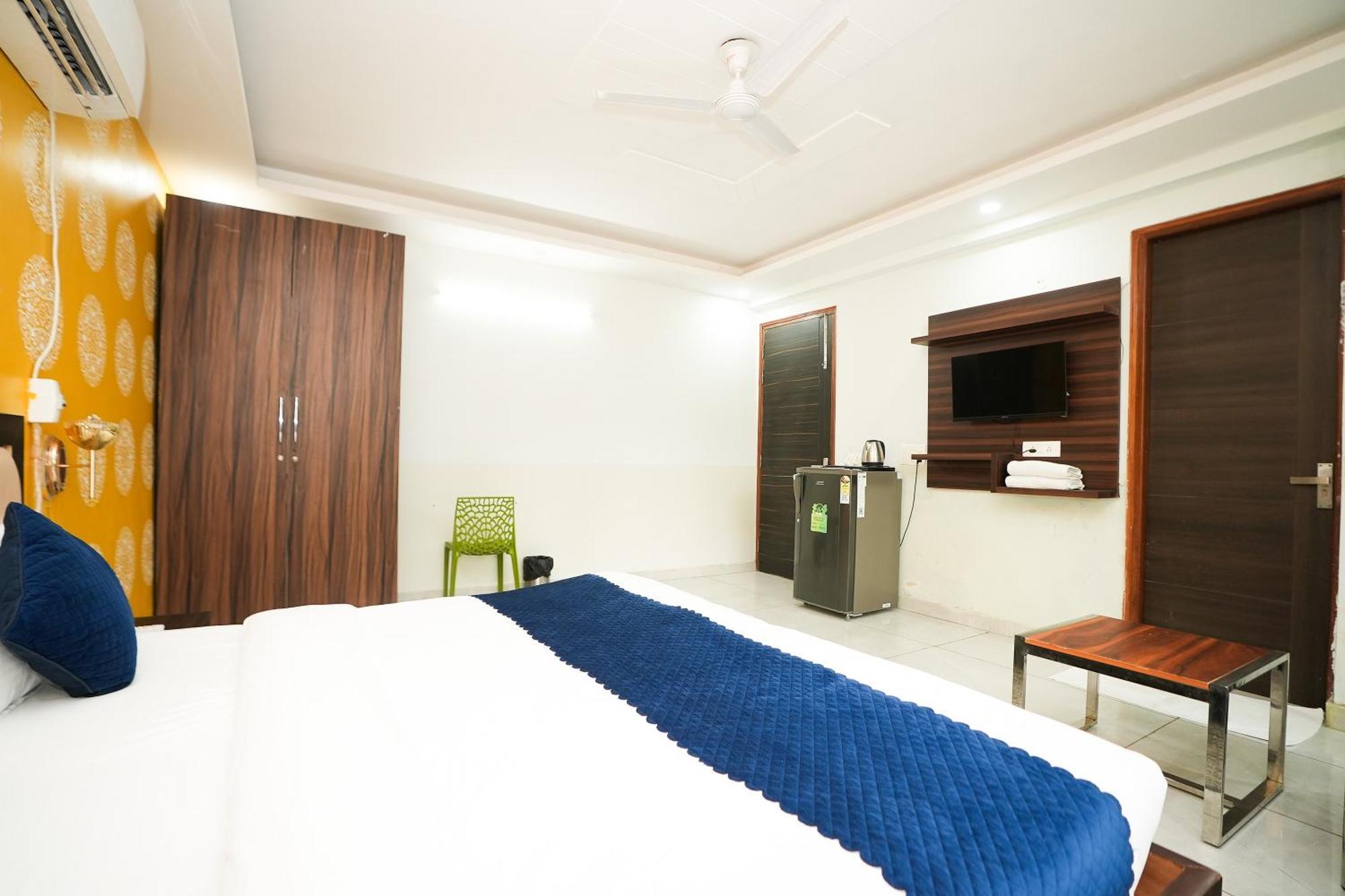 Tanvi Premium Residency Near Artemis Hospital, Gurugram Hotel Гургаон Екстериор снимка