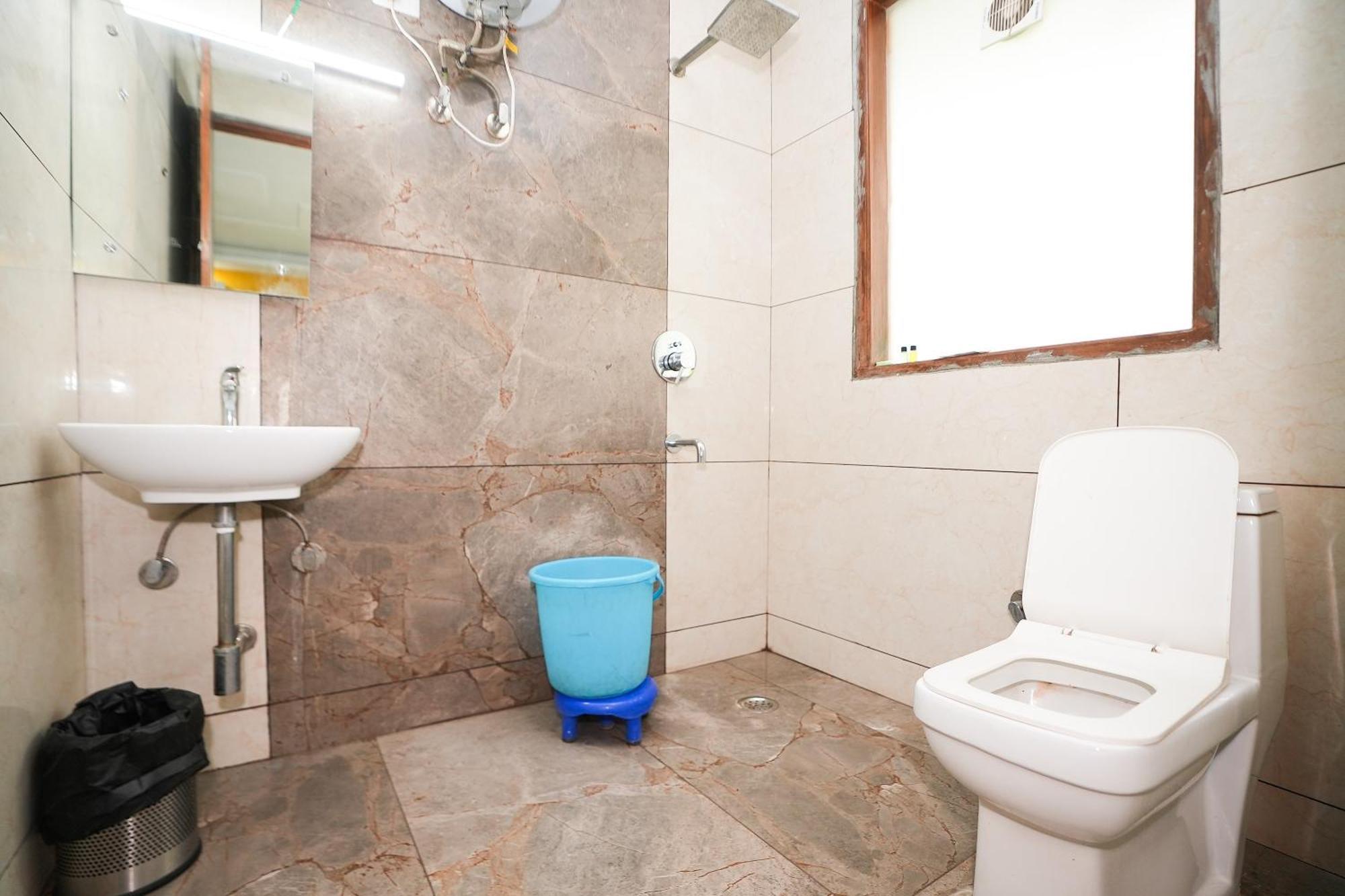 Tanvi Premium Residency Near Artemis Hospital, Gurugram Hotel Гургаон Екстериор снимка