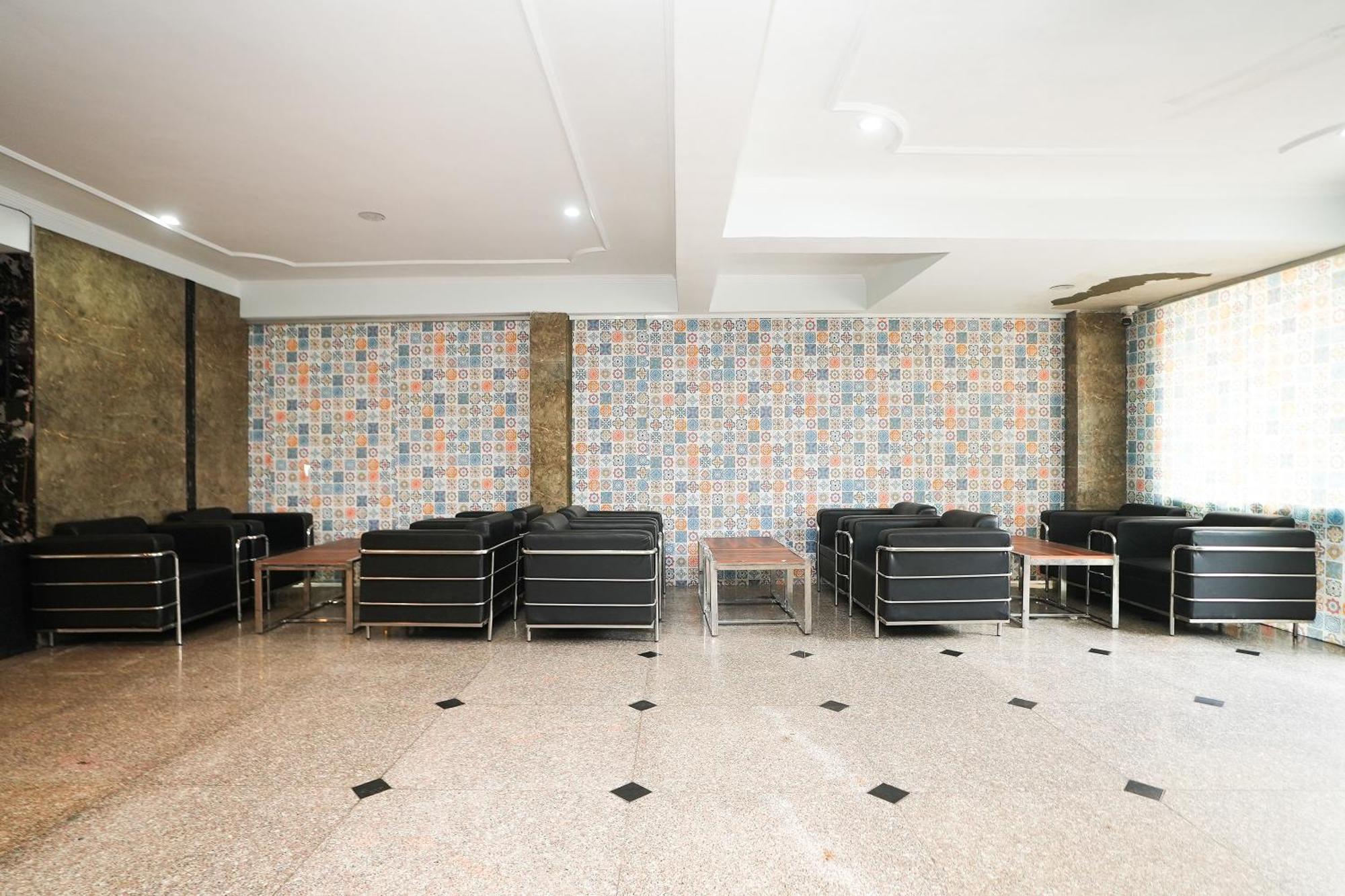 Tanvi Premium Residency Near Artemis Hospital, Gurugram Hotel Гургаон Екстериор снимка