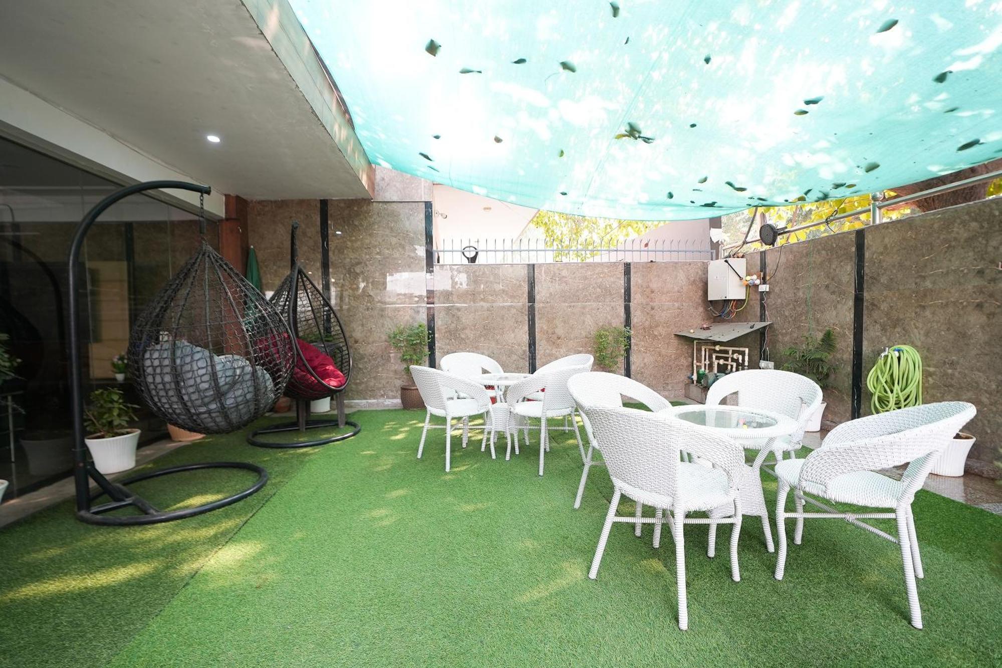 Tanvi Premium Residency Near Artemis Hospital, Gurugram Hotel Гургаон Екстериор снимка